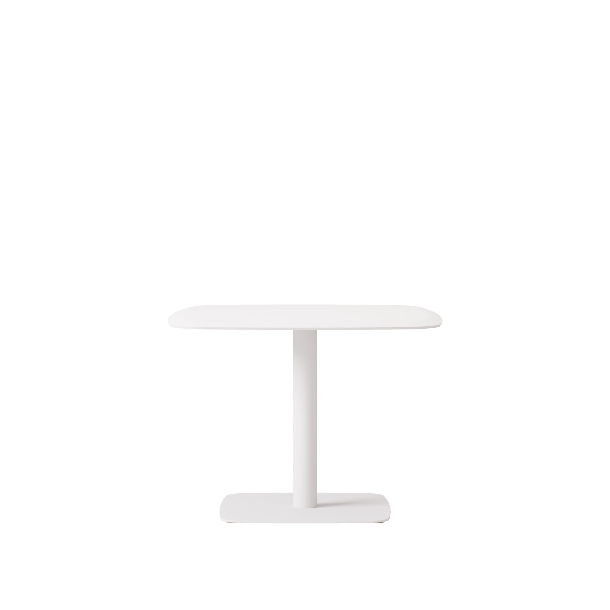 FREESTANDING TABLES