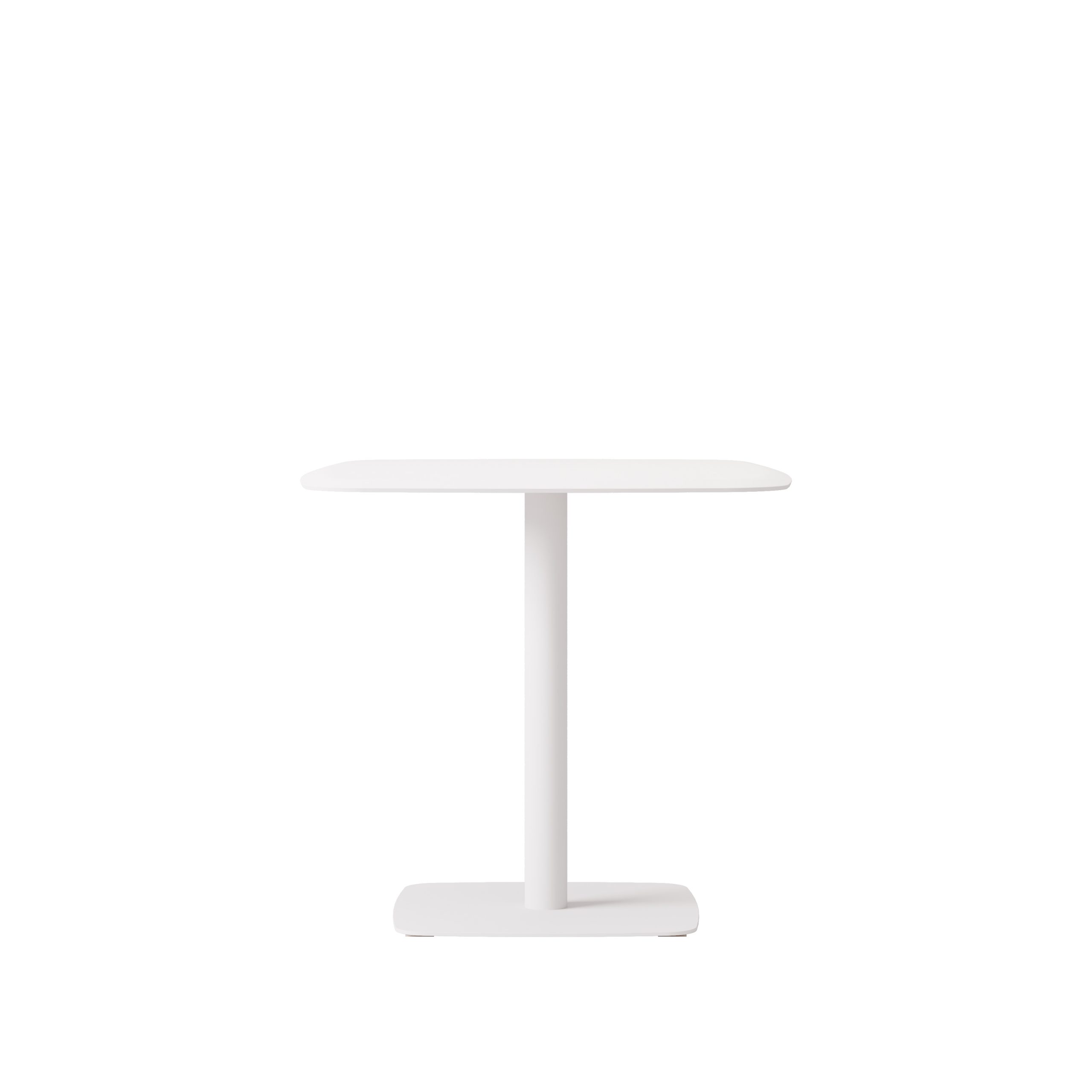 FREESTANDING TABLES