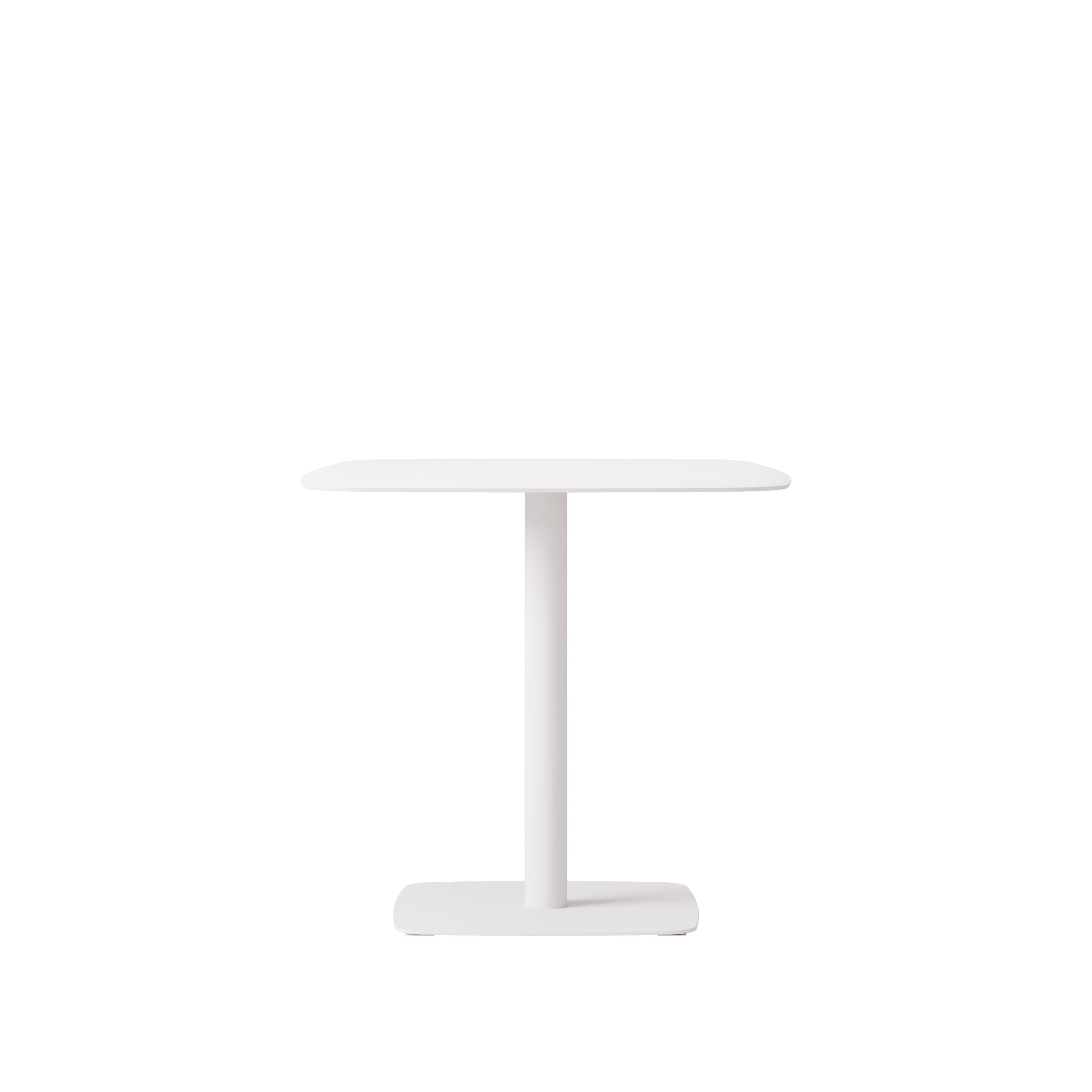 FREESTANDING TABLES