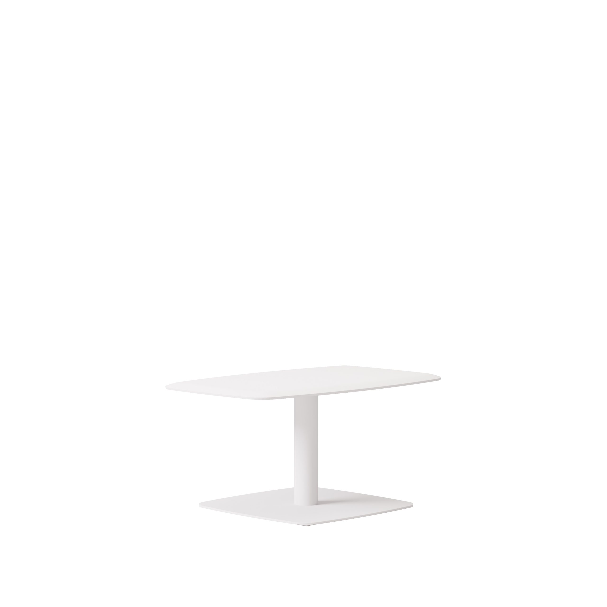 FREESTANDING TABLES