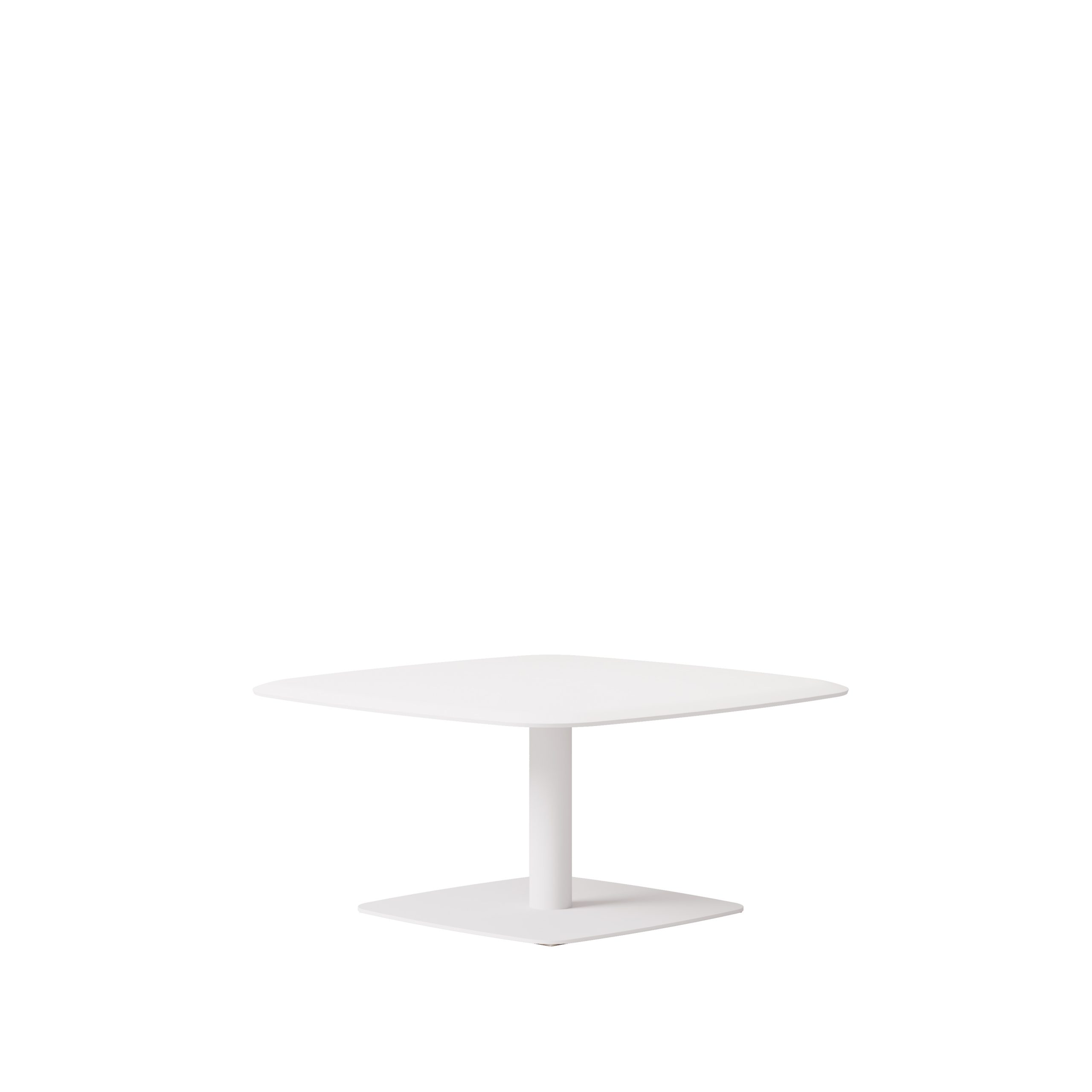 FREESTANDING TABLES