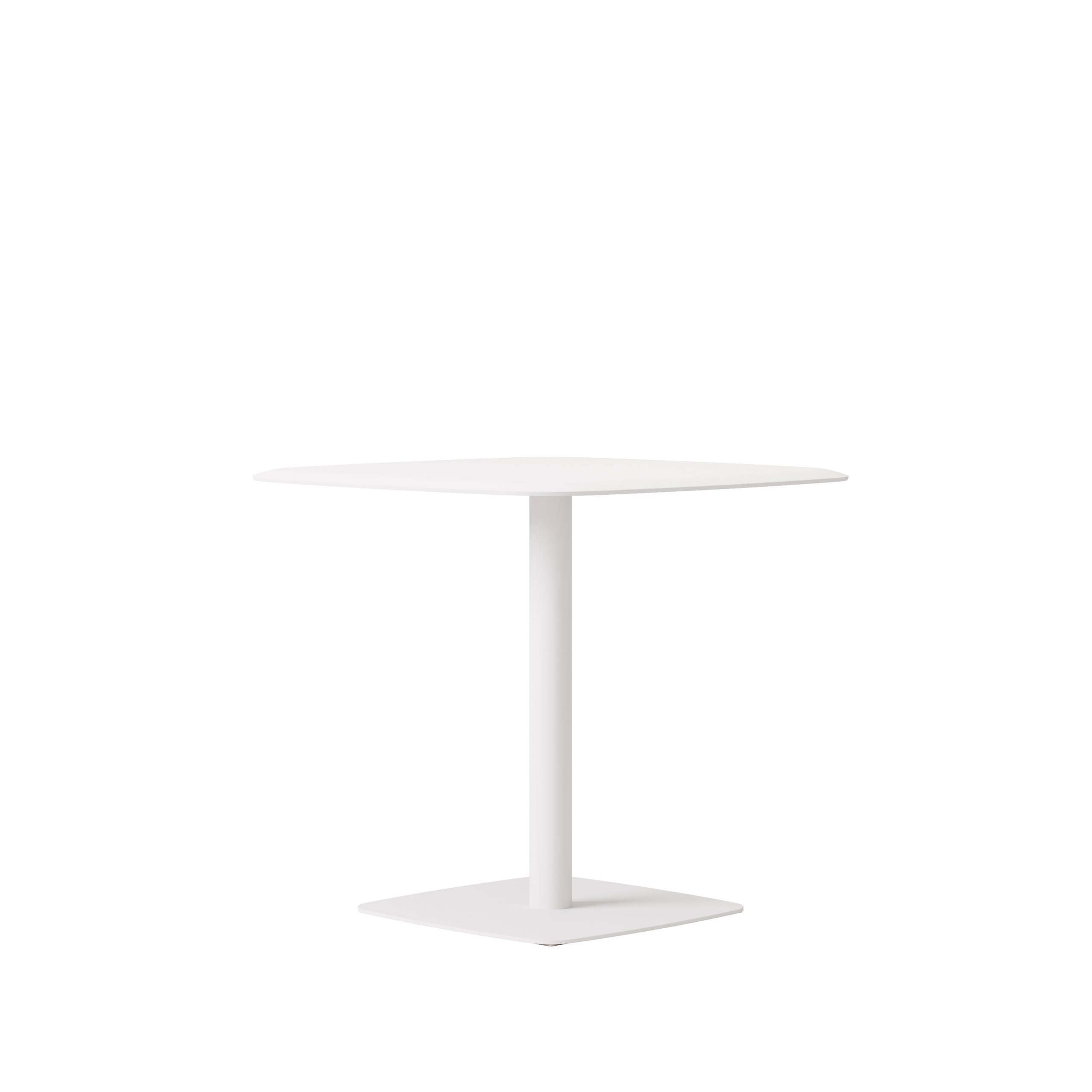 FREESTANDING TABLES